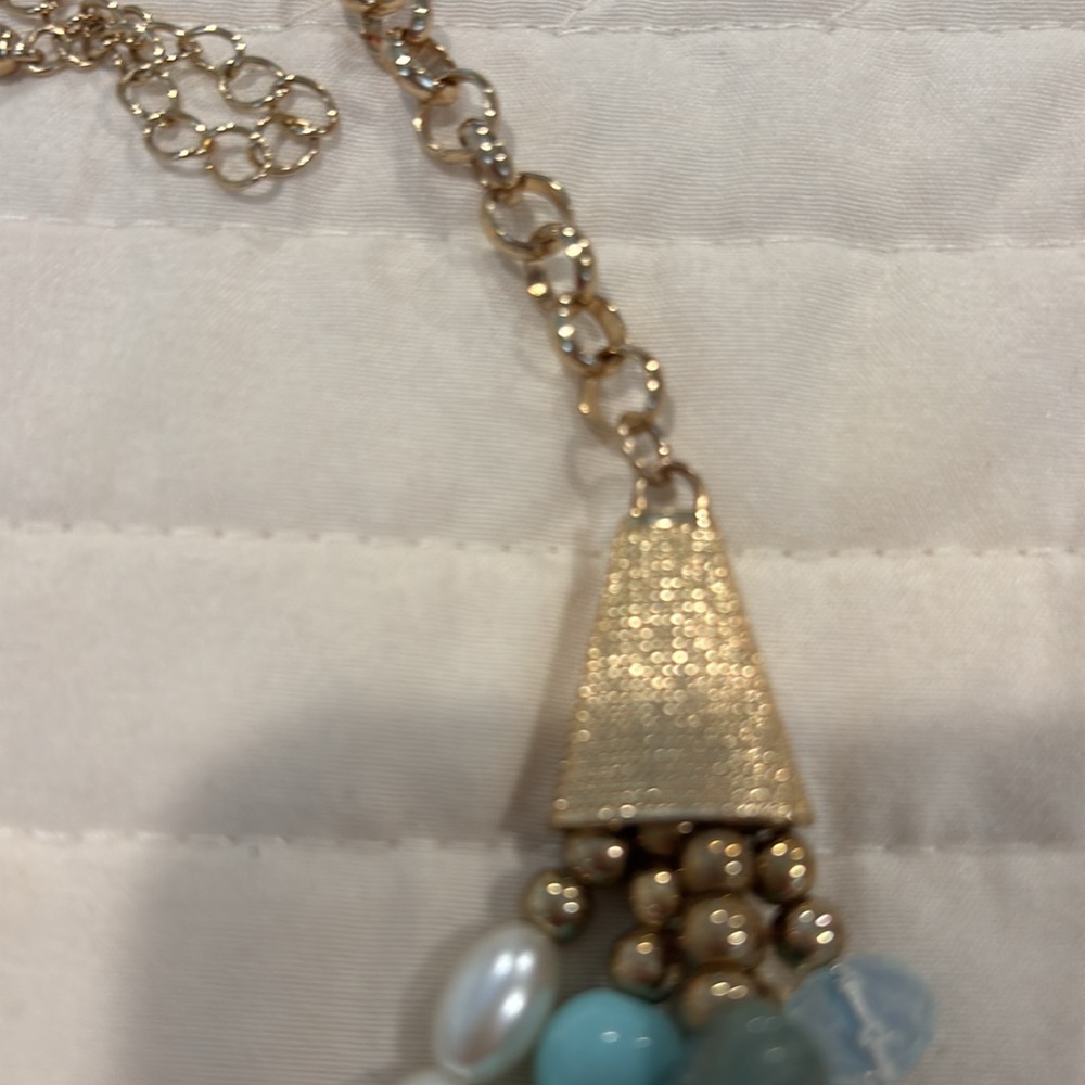 Elegant Multi-Color Beaded Necklace - Picture 7 of 7